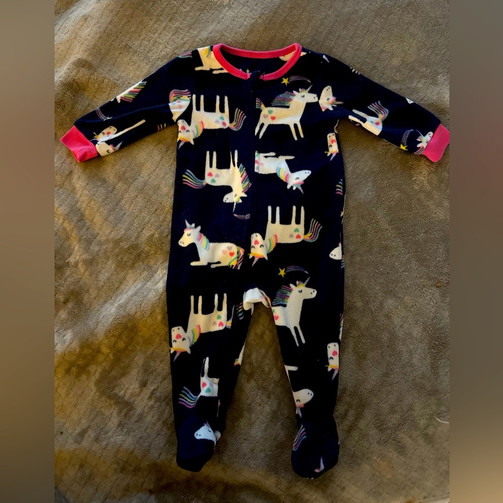 FLEECE Unicorn Zipper sleeper! 3-6 months